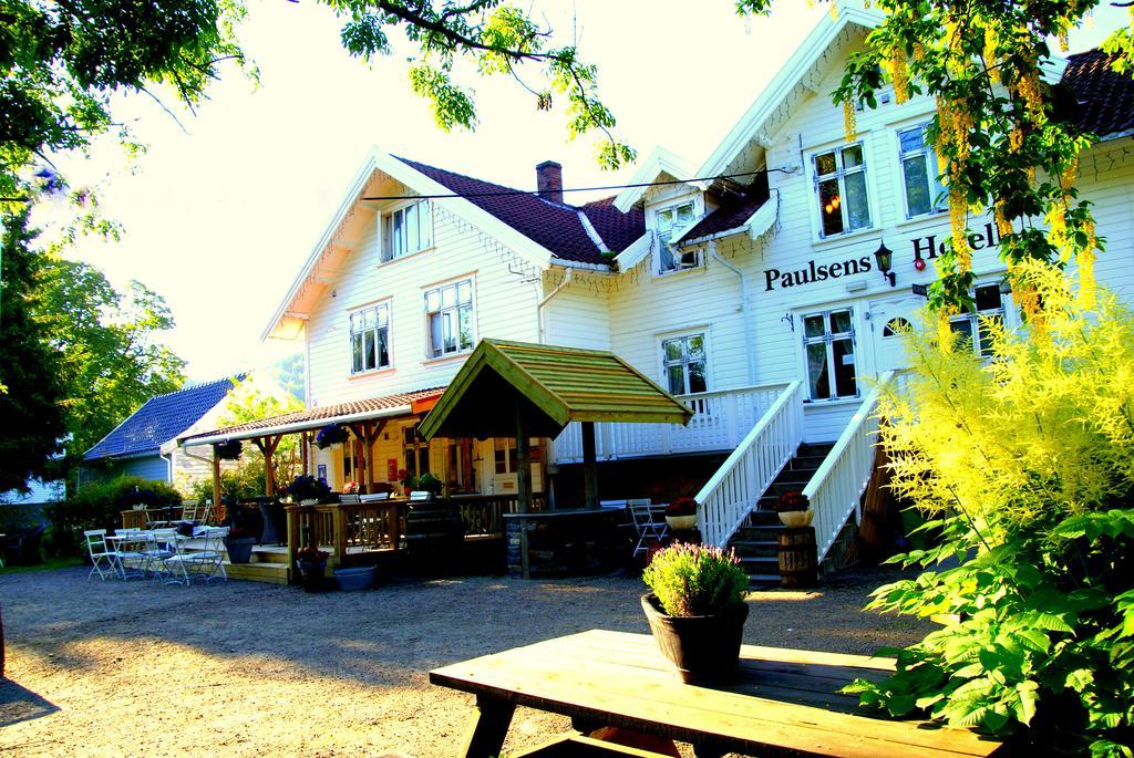 Paulsens Hotel Lyngdal Exterior photo